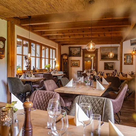 מלון Hotel-restaurant Eifeler Seehuette *