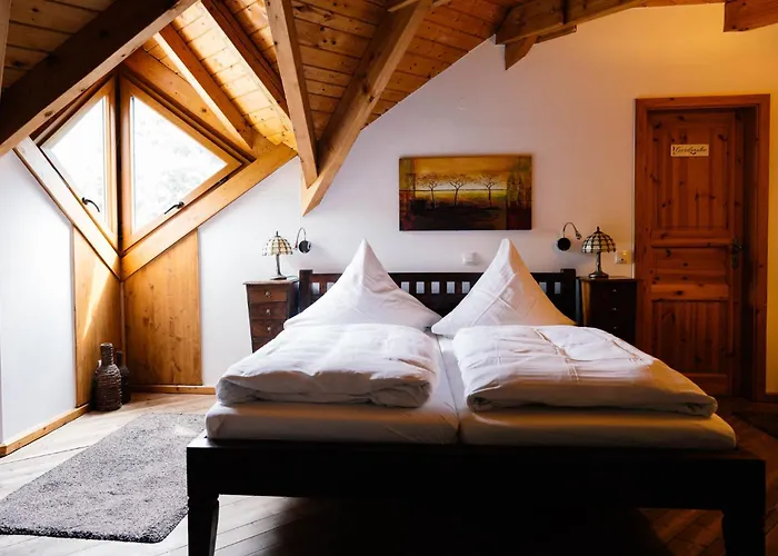 מלון Hotel-restaurant Eifeler Seehuette Rieden (Mayen-Koblenz)