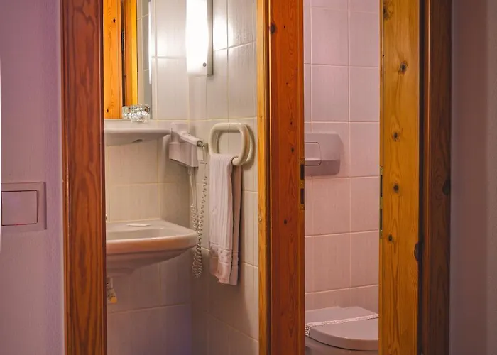 Hotel-restaurant Eifeler Seehuette Rieden (Mayen-Koblenz)